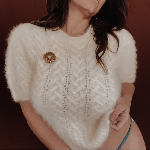 Vintage Antique Gold and Pearl Round Flower Crystal Petal Classic Brooch - Picture 6 of 7